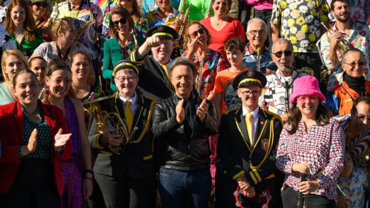 Stéphane Bern part à la découverte des fêtes traditionnelles